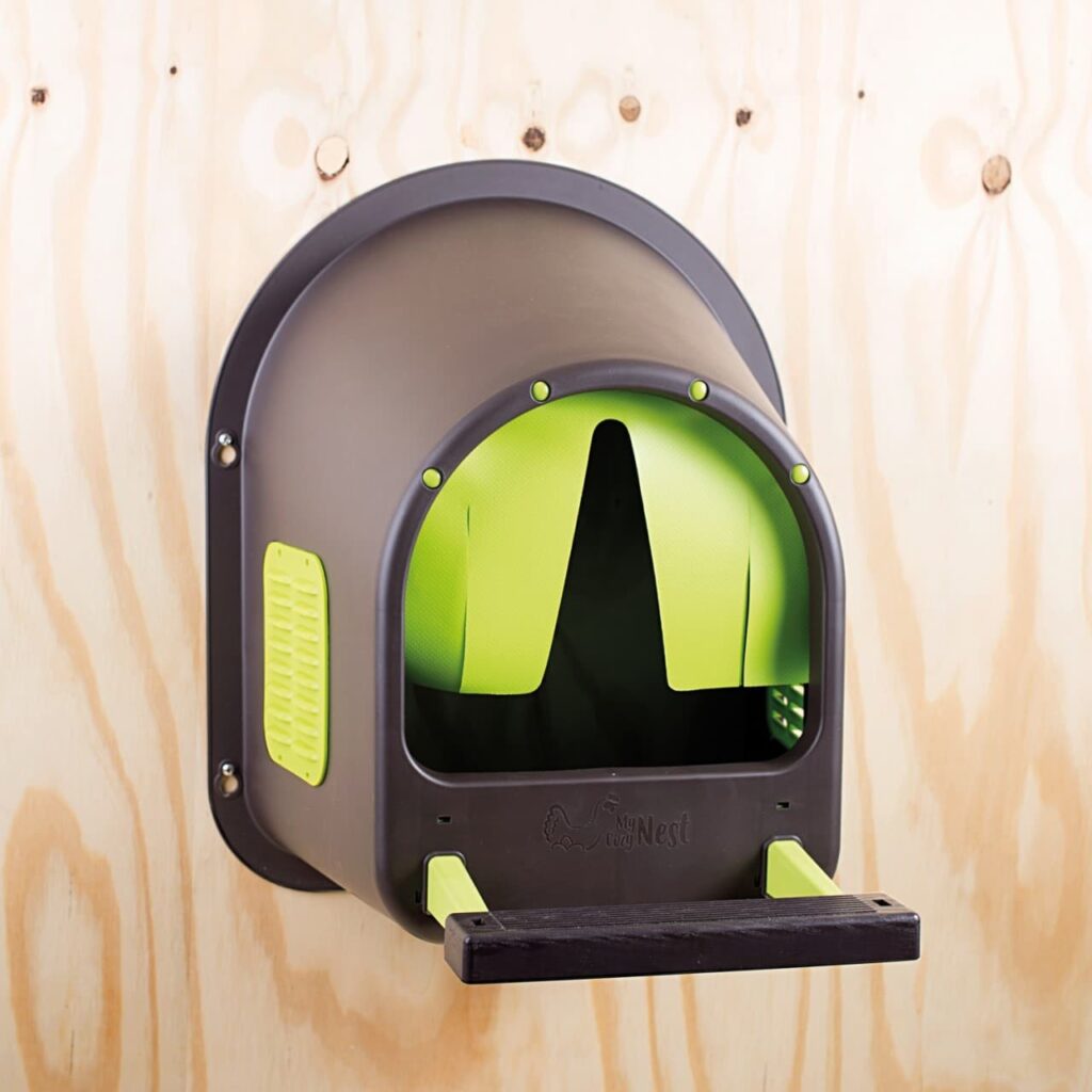 Wall mounted nesting box